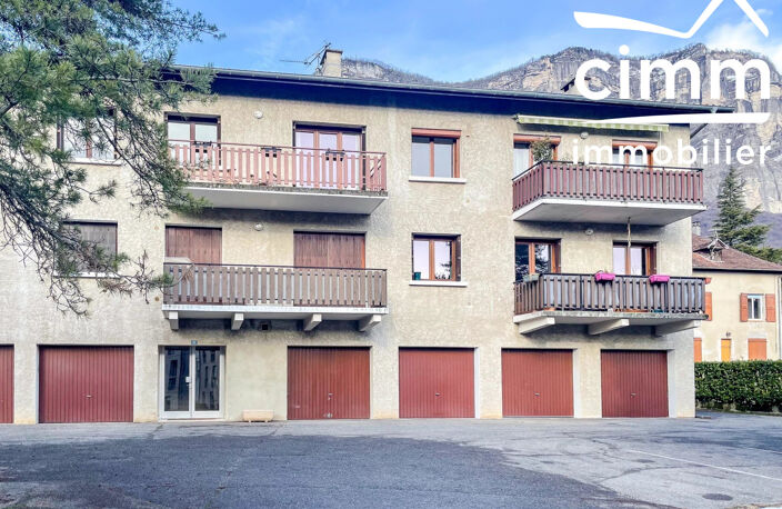 Appartement T4 de 98m² - Balcon et loggia - cave - vue — photo 5