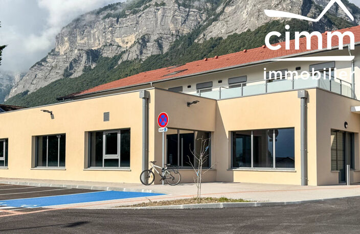 LOCAL COMMERCIAL - 200m² - VISIBILITE - PARKING — photo 3