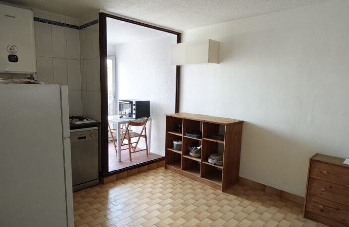 Location à l'année T2 33,32m2 meublé avec parking — photo 2