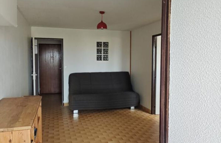 Location à l'année T2 33,32m2 meublé avec parking — photo 5