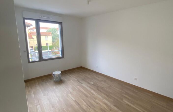 Location appartement 4 pièces 75 m² à Lyon 5 (69005) — photo 4