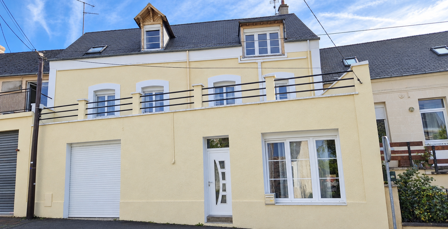 Maison de ville - 216m² - Laon — photo 1