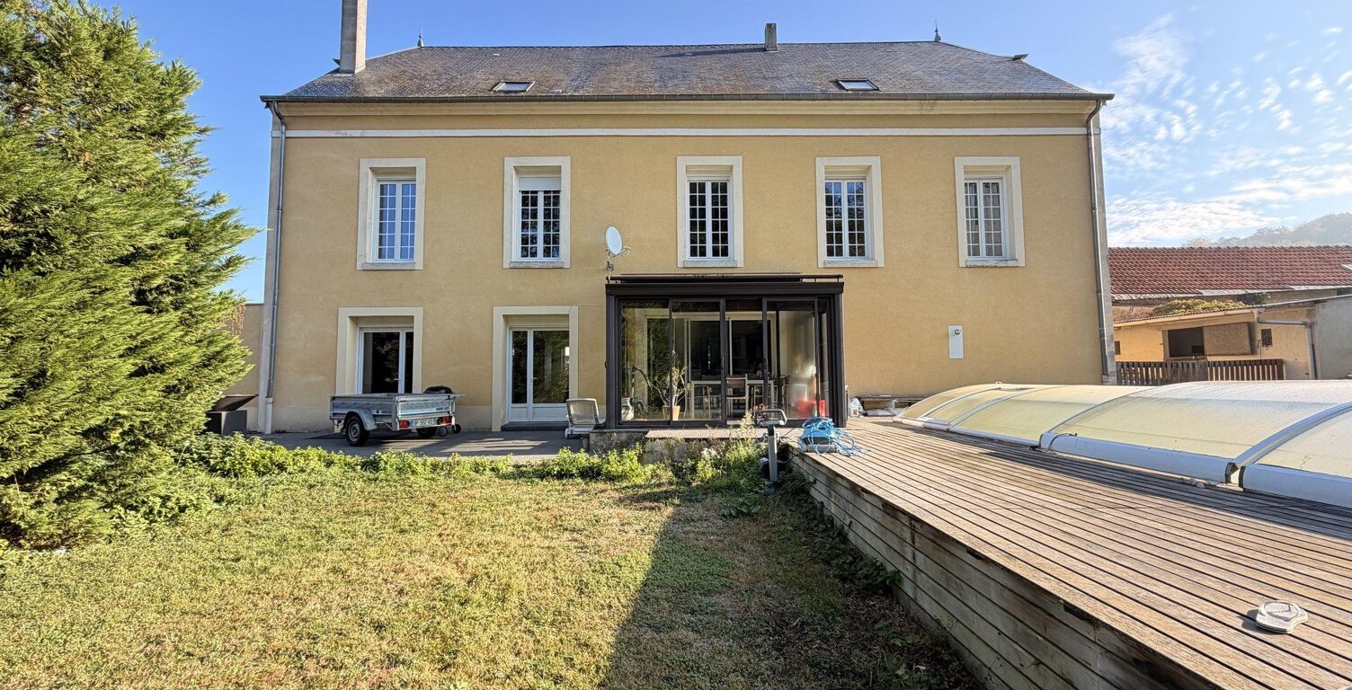 Maison - 235m² - BRUYERES ET MONTBERAULT — photo 1
