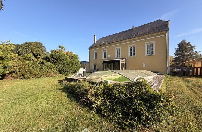 Maison - 235m² - BRUYERES ET MONTBERAULT — photo 3