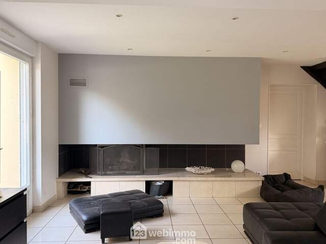 Maison - 235m² - BRUYERES ET MONTBERAULT — photo du bien