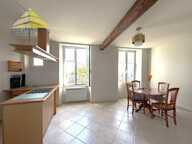F2 MANDRES-LES-ROSES – EN PLEIN CENTRE-VILLE — photo 2