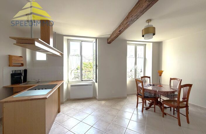 F2 MANDRES-LES-ROSES – EN PLEIN CENTRE-VILLE — photo 2