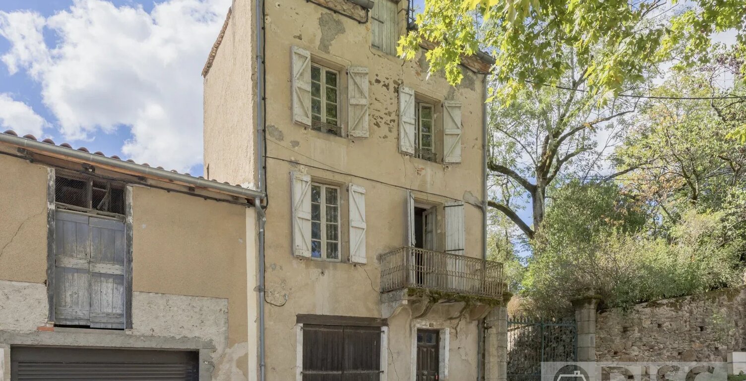 Charmante maison de village à rénover sur une belle place à Laguépie. — photo 1