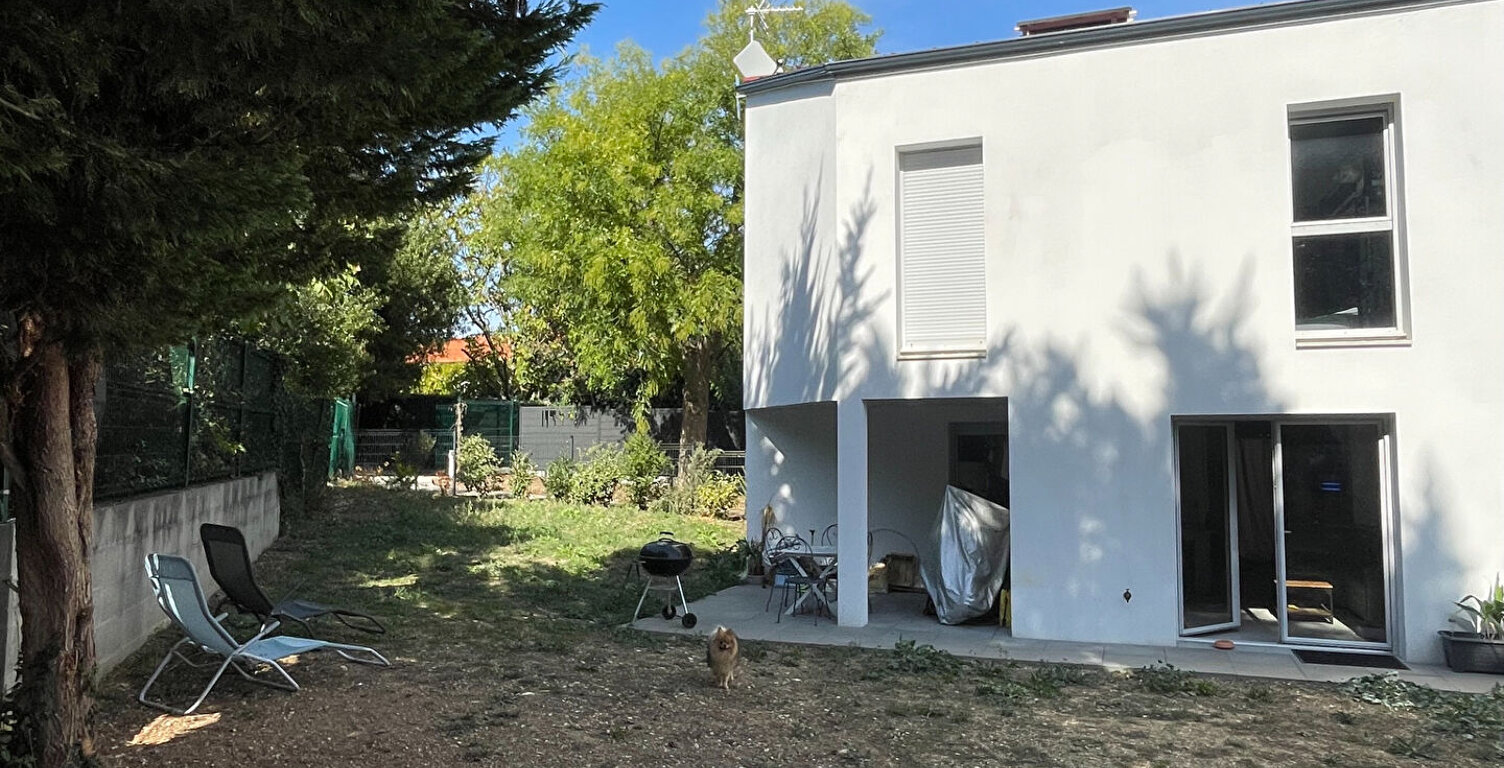 A VENDRE LA ROCHELLE MAISON 81m2 3CHAMBRES JARDIN ET STATIONNEMENTS — photo 1