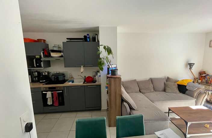 A VENDRE LA ROCHELLE MAISON 81m2 3CHAMBRES JARDIN ET STATIONNEMENTS — photo 2