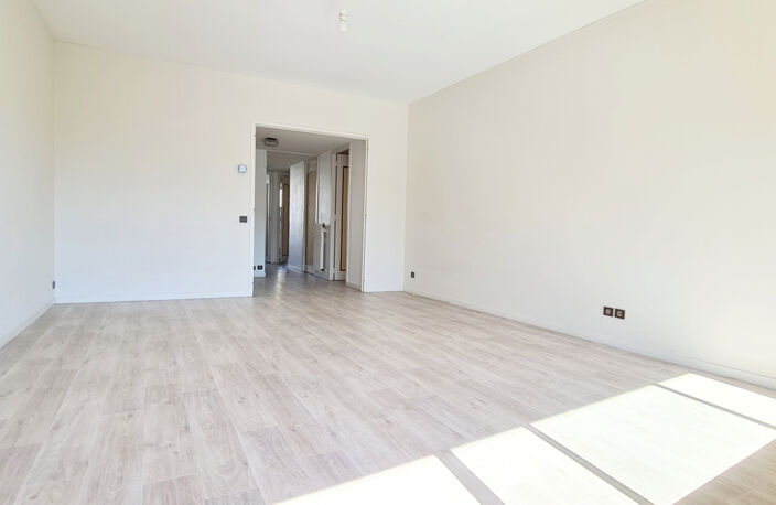 Appartement 80 m² - Ascenseur - Terrasse Sud — photo 2