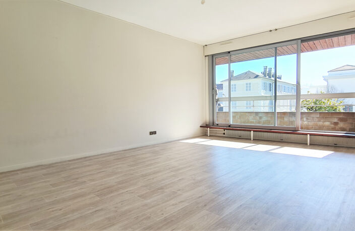 Appartement 80 m² - Ascenseur - Terrasse Sud — photo 3