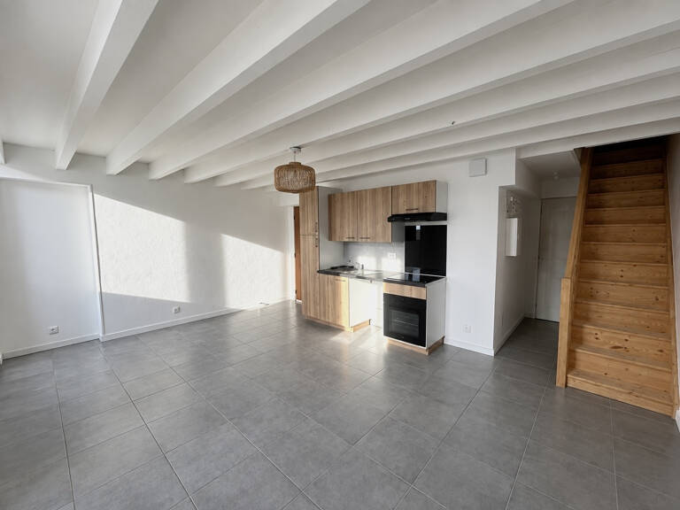 TONNAY-CHARENTE - APPARTEMENT T3 EN DUPLEX — photo 1