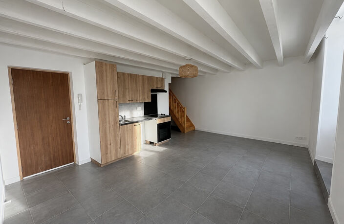 TONNAY-CHARENTE - APPARTEMENT T3 EN DUPLEX — photo 2