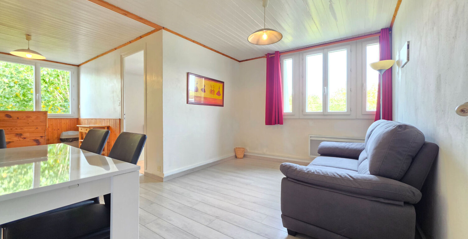 CHAMBERY - T3 DERNIER ETAGE + PARKING — photo 1