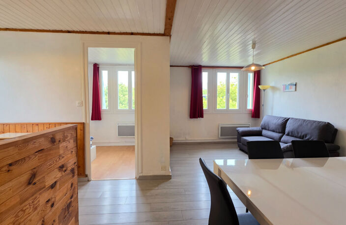 CHAMBERY - T3 DERNIER ETAGE + PARKING — photo 3