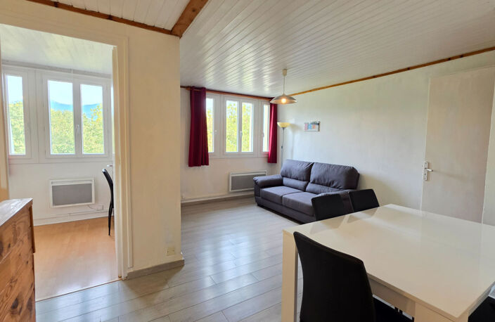 CHAMBERY - T3 DERNIER ETAGE + PARKING — photo 4