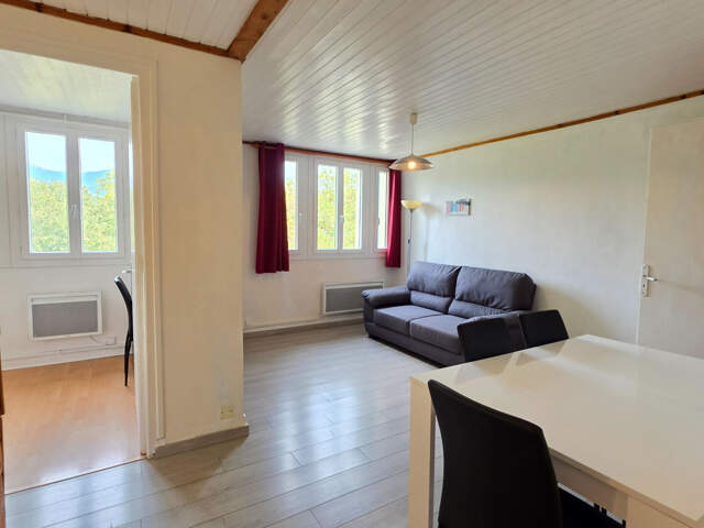 CHAMBERY - T3 DERNIER ETAGE + PARKING — photo du bien