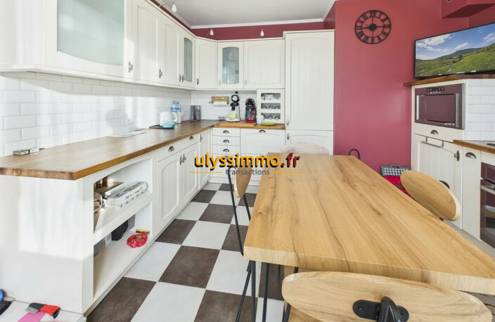 grande maison rénovée de trois chambres — photo 4