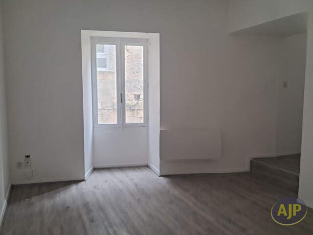 Studio Jonzac 1er étage -31m² centre ville — photo du bien