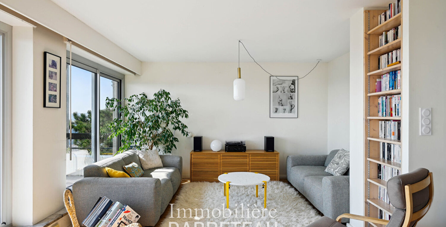 T3 MEUBLE - 107 M2 - CALUIRE-ET-CUIRE — photo 1