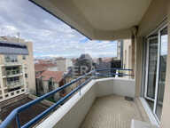 Centre-ville de Pau : T2 de 42 m² avec terrasse aux Hespérides — photo 2