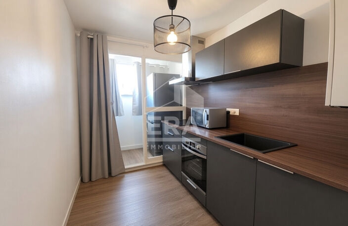 PAU : LOCATION -  Joli T2 de 42 m² avec balcon et parking — photo 2