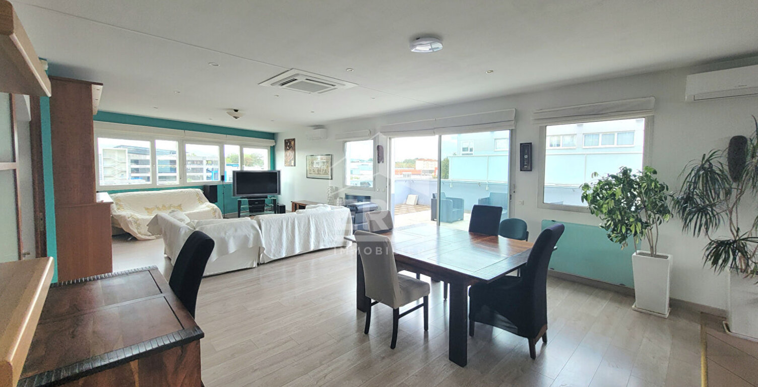 LOCATION PAU - UNIVERSITE: Appartement T5 de 166 m² avec terrasse, garage et 3 places de parking — photo 1