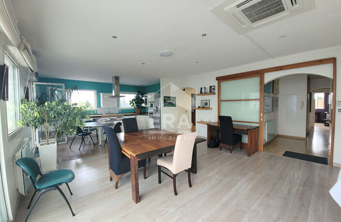 LOCATION PAU - UNIVERSITE: Appartement T5 de 166 m² avec terrasse, garage et 3 places de parking — photo 2