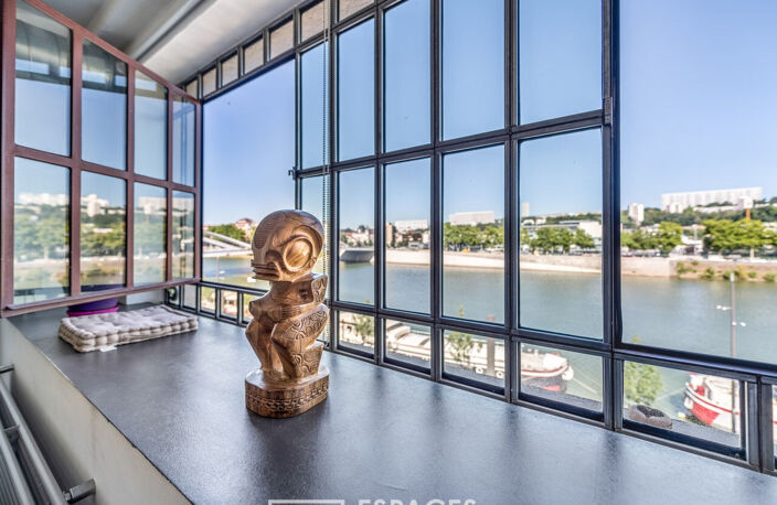 Loft avec vue sur la Saône dans une ancienne biscuiterie — photo 3