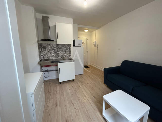 STUDIO MEUBLE - Jonzac Hyper Centre 16.15 m2 — photo du bien