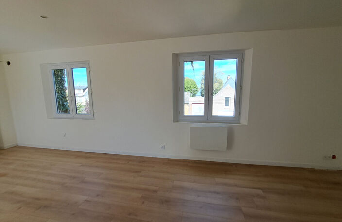 À LOUER - APPARTEMENT DUPLEX - 3 CHAMBRES -SOURDON — photo 3
