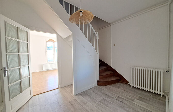 MAISON DE VILLE AVEC JARDIN ET GARAGE — photo 5