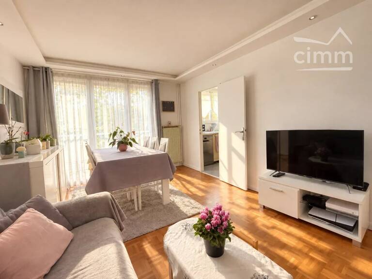 Lumière et verdure pour ce 3 pièces en très bon état — photo 1