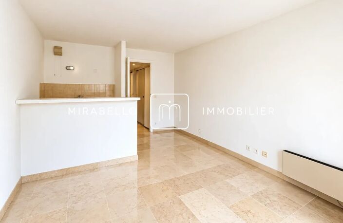 'LE CONSULAT' — photo 5