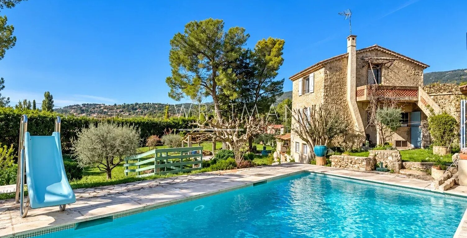 FAYENCE – AUTHENTIQUE BASTIDE PROVENÇALE AVEC PISCINE — photo 1
