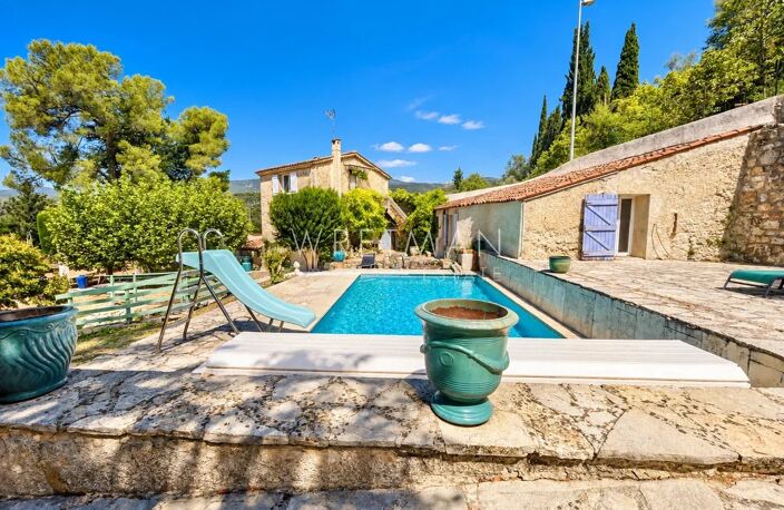 FAYENCE – AUTHENTIQUE BASTIDE PROVENÇALE AVEC PISCINE — photo 2