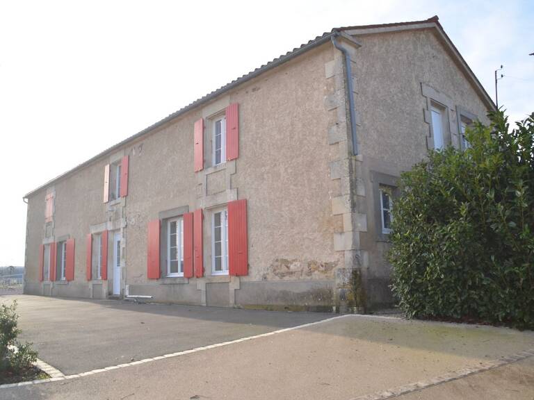 Jolie maison rénovée d\'environ 260m2 - A  SAINT LAURENT DE LA SALLE - 85410 — photo 1