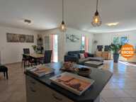 VILLECROZE, villa avec piscine, vue campagne sur terrain 7715m² — photo 3