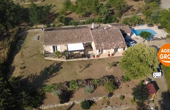 VILLECROZE - Maison de plain-pied avec piscine et vue dégagée — photo 3