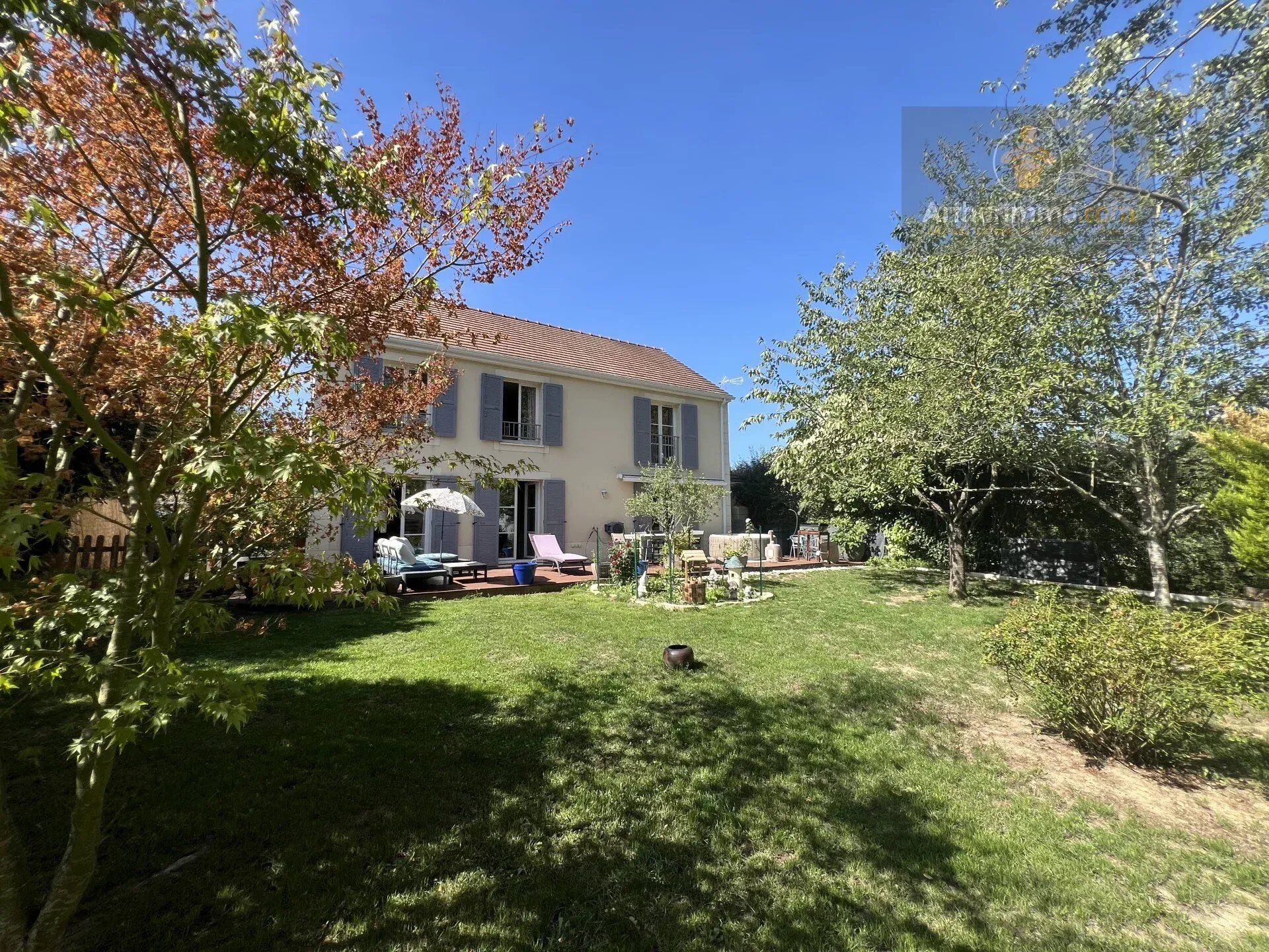 Maison 7 pièces 173 m² · aux Essarts-le-Roi · 173 m² · 559 000 €