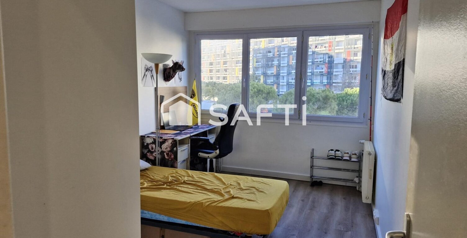 appartement avec belle surface , 3 CHAMBRES , clair et au calme . — photo 1