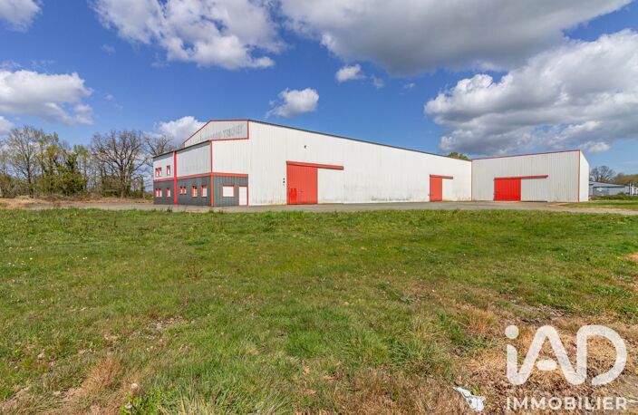 Vente Boutique/Local commercial 2 150 m&sup2; — photo 2
