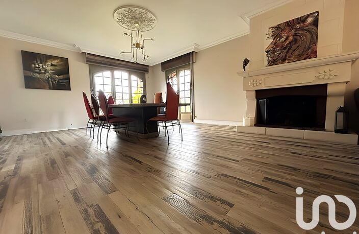 Vente Maison/villa 9 pièces — photo 2