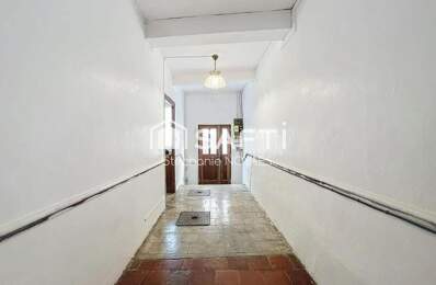 A rénover !! Maison de village de 180 m², avec terrasse et immense garage de 100 m² - fort potentiel ! — photo du bien