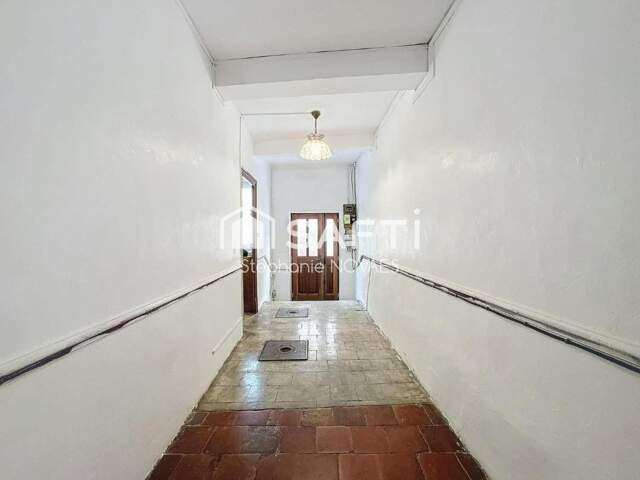 A rénover !! Maison de village de 180 m², avec terrasse et immense garage de 100 m² - fort potentiel ! — photo du bien