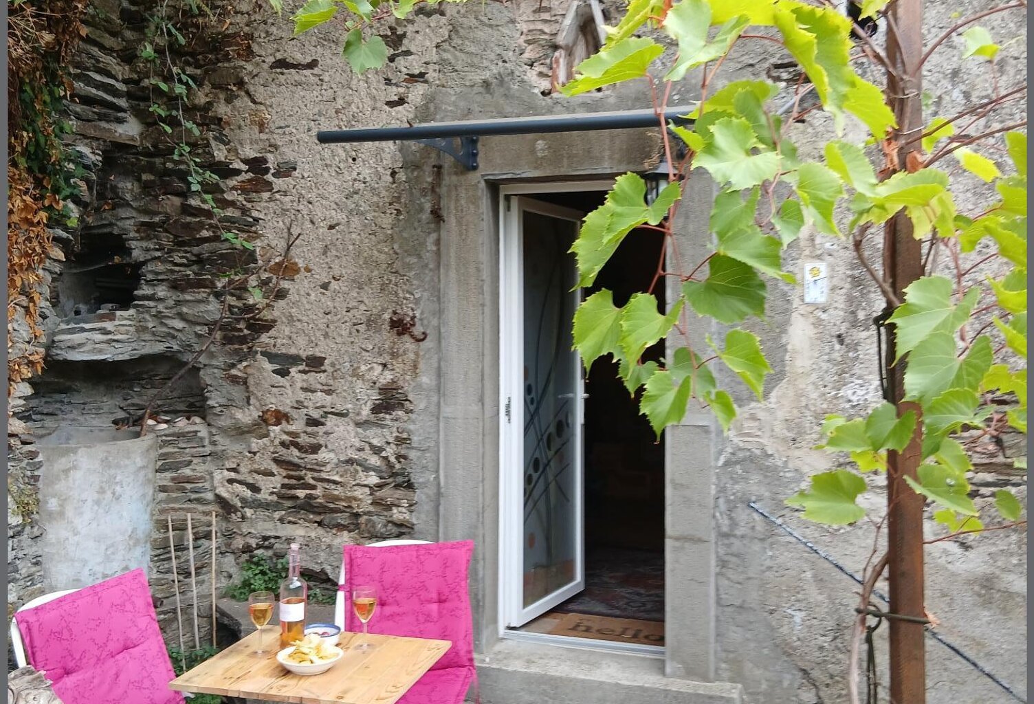 Maison de village entièrement rénovée en 2024  terrasse, jardins et stationnement privé, Montagne Noire — photo 1