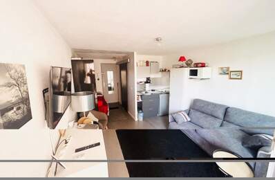 STUDIO DE 21 M2 AVEC VUE PORT — photo du bien