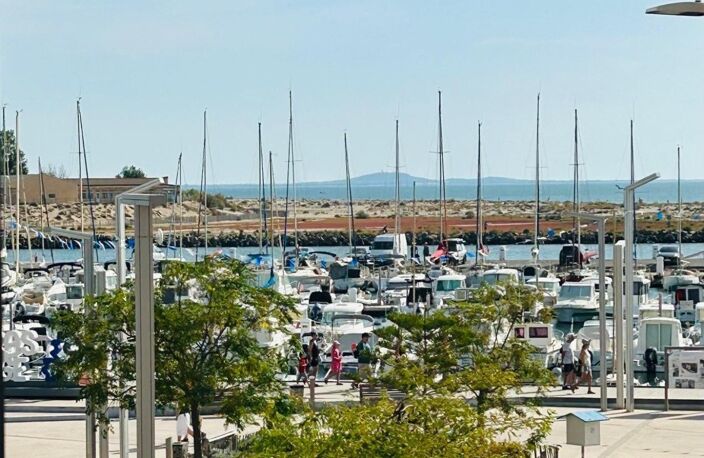 STUDIO DE 21 M2 AVEC VUE PORT — photo 2