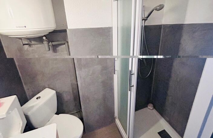 STUDIO DE 21 M2 AVEC VUE PORT — photo 5